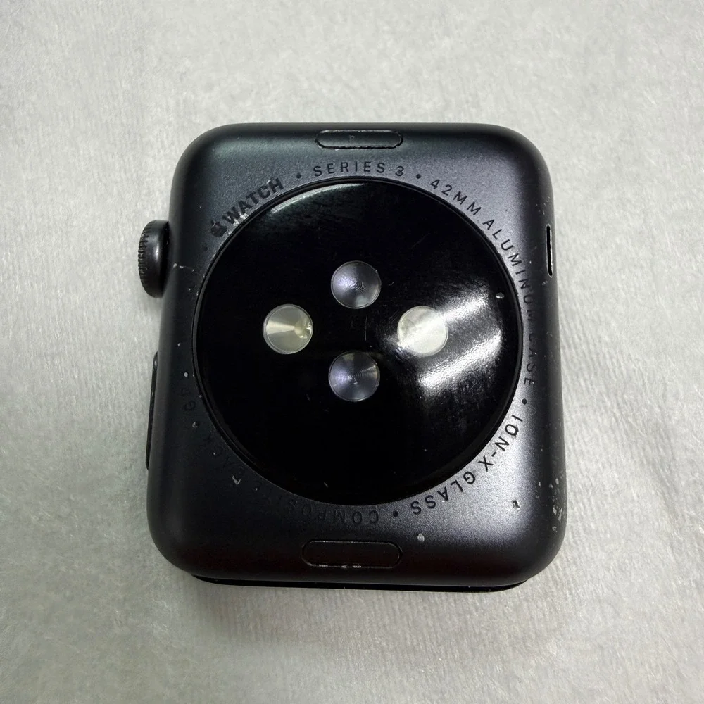Apple Watch Series 3 GPS 42mm Space Gray Aluminum Case Black Smartwatch